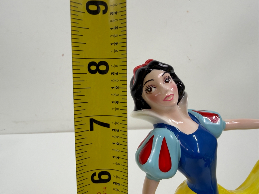 Just Added - Vintage 1980s Schmid Disney Snow White Rotating Porcelain Music Box Figurine Plays Someday My Prince Will Come Made In Japan 8'H [Photo 9]