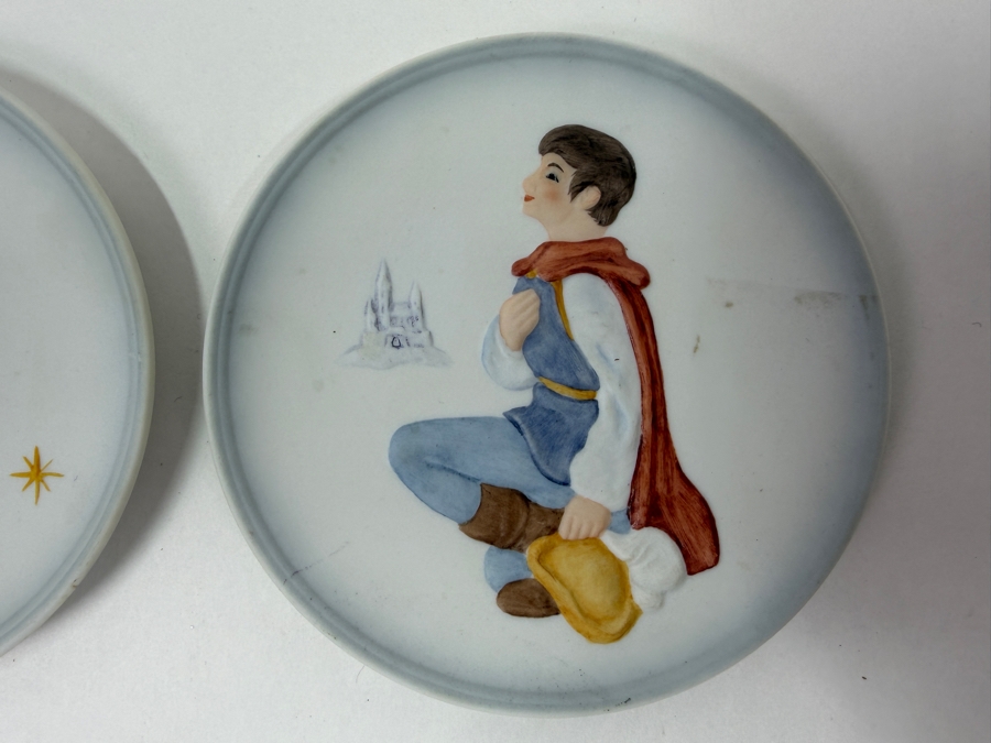 Just Added - Goebel West Germany Snow White And The Prince Hand Painted Small Collector Plate Set 4'W [Photo 3]