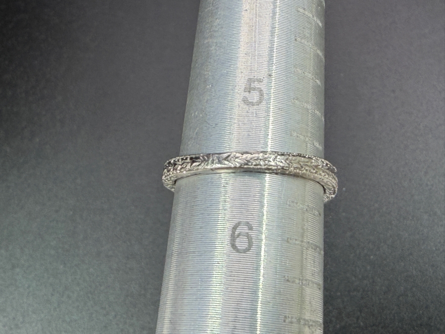 Platinum (.900) Ring With 5.2mm Blue Sapphire And Diamonds Size 5.5 2.8g Retails $1,800 [Photo 8]