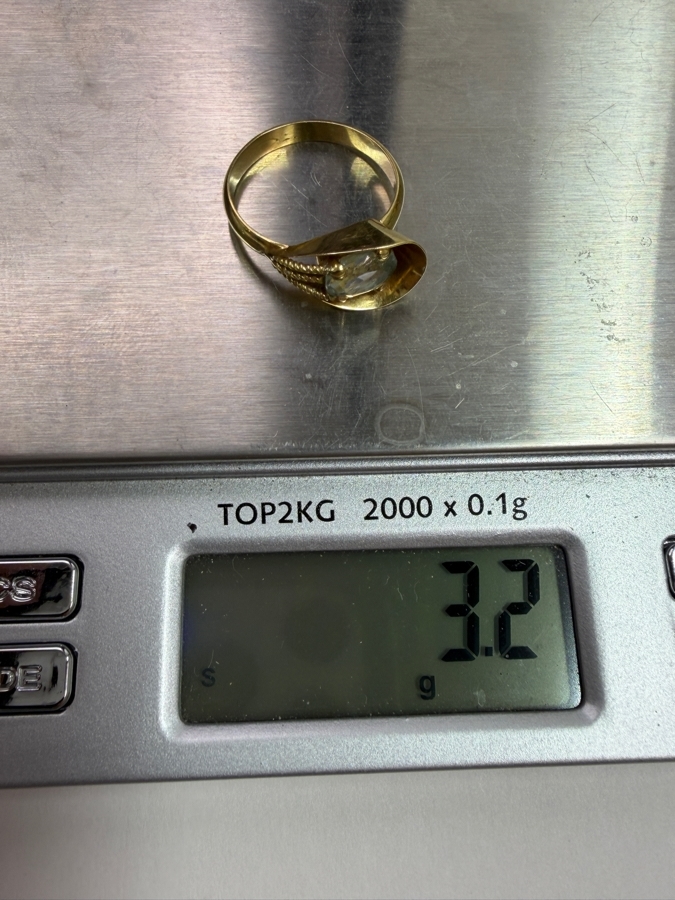 16.6k Gold Oval Sky Blue Topaz 7.5 x 5.7mm Ring Size 6.25 3.2g Retails $1,400 [Photo 8]