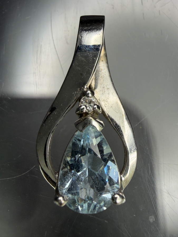 14k Gold 9x6mm Pear Shape Sky Blue Topaz Pendant With .01 Diamond 2.3g Retails $900 [Photo 4]