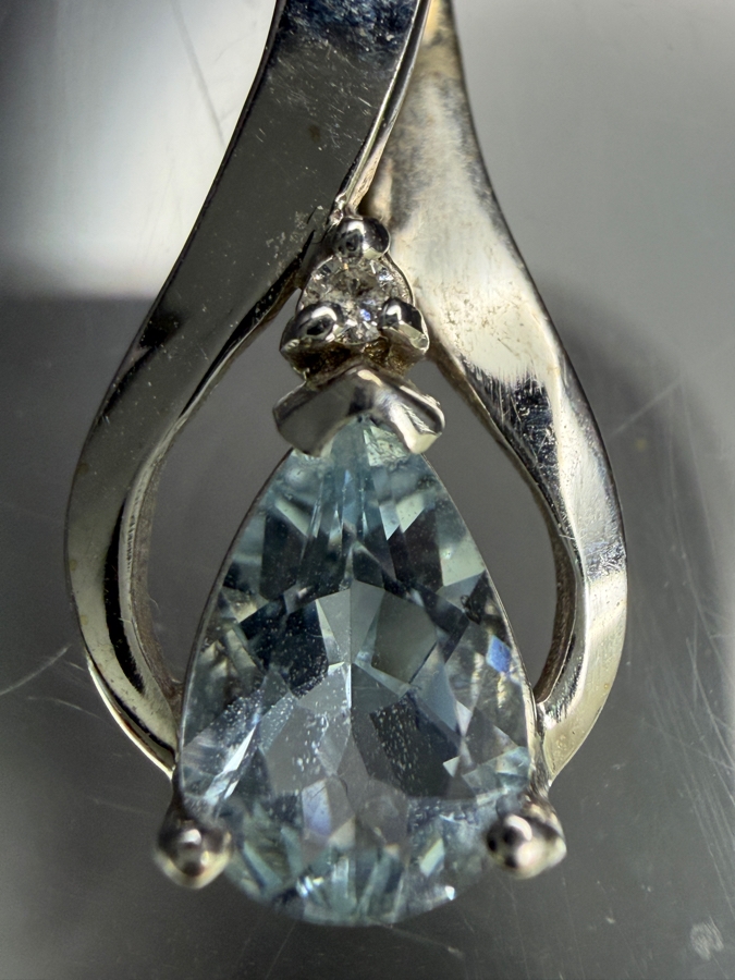 14k Gold 9x6mm Pear Shape Sky Blue Topaz Pendant With .01 Diamond 2.3g Retails $900 [Photo 2]