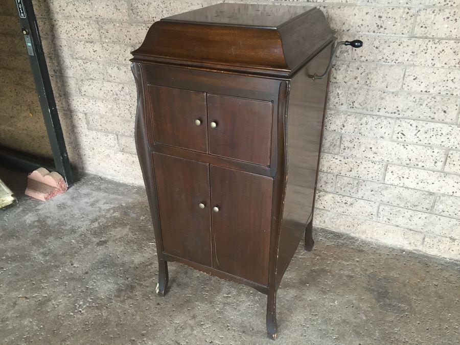 1921 Victor Talking Machine - Victrola - VV-90 - Excellent Working Condition - SN 34928 - CHARITY ITEM [Photo 4]