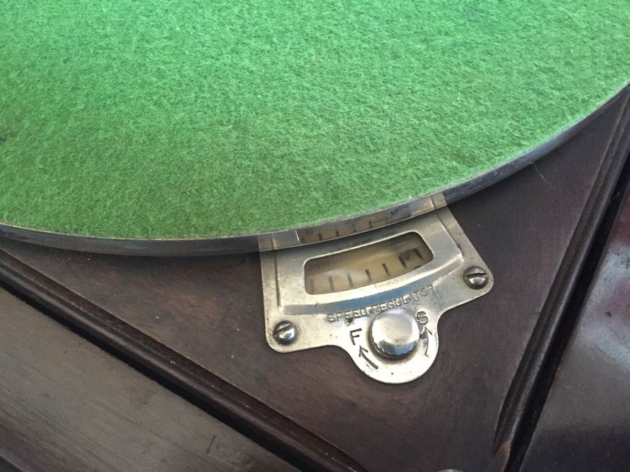 1921 Victor Talking Machine - Victrola - VV-90 - Excellent Working Condition - SN 34928 - CHARITY ITEM [Photo 10]