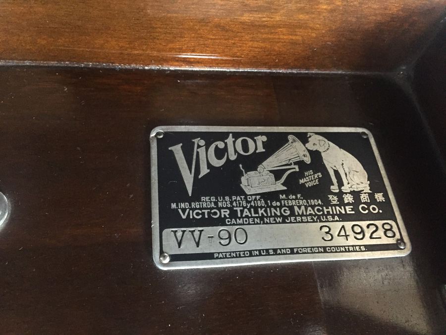 1921 Victor Talking Machine - Victrola - VV-90 - Excellent Working Condition - SN 34928 - CHARITY ITEM [Photo 8]