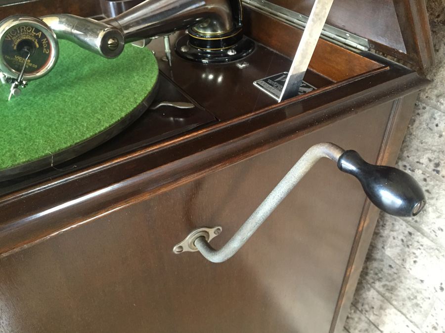 1921 Victor Talking Machine - Victrola - VV-90 - Excellent Working Condition - SN 34928 - CHARITY ITEM [Photo 22]