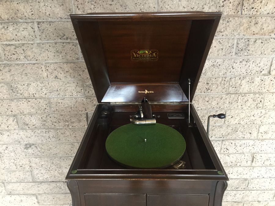 1921 Victor Talking Machine - Victrola - VV-90 - Excellent Working Condition - SN 34928 - CHARITY ITEM [Photo 2]