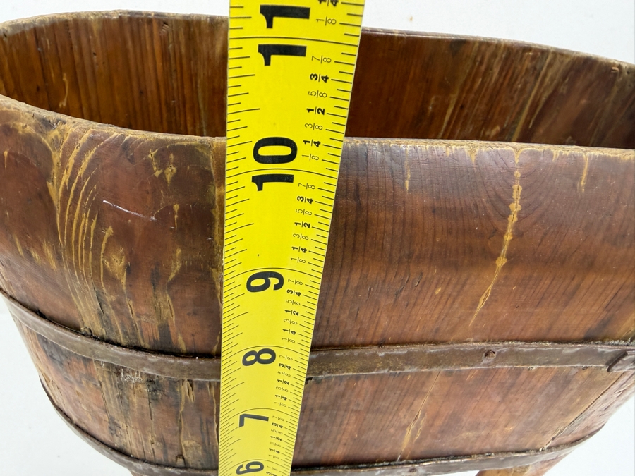 Just Added - Antique Chinese Hand-Carved Elmwood Foot Soaking Basin With Iron Bands And Cabriole Feet 13'W X 7'D X 10'H [Photo 6]