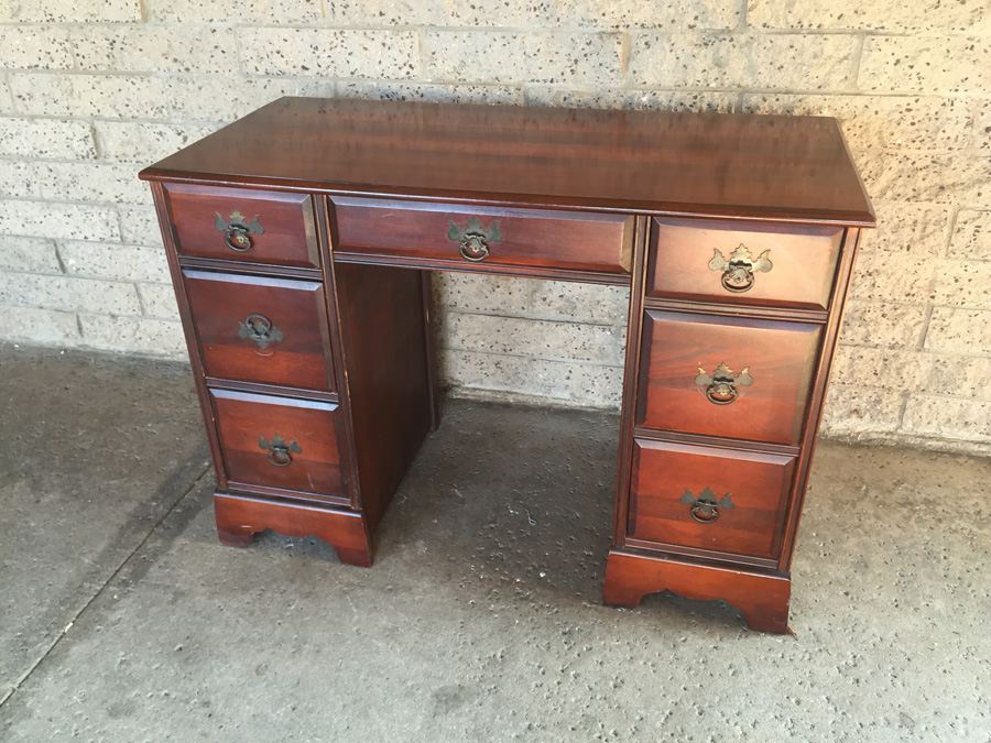 Vintage Wooden Desk [Photo 4]