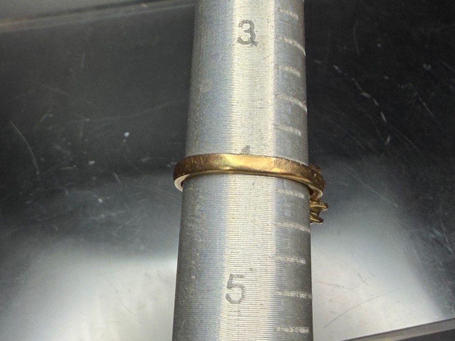 9k Gold Garnet Ring With (1) 7.2mm Garnet And (10) 3mm Round Garnets Size 4 4.5g Retails $1,000 [Photo 12]