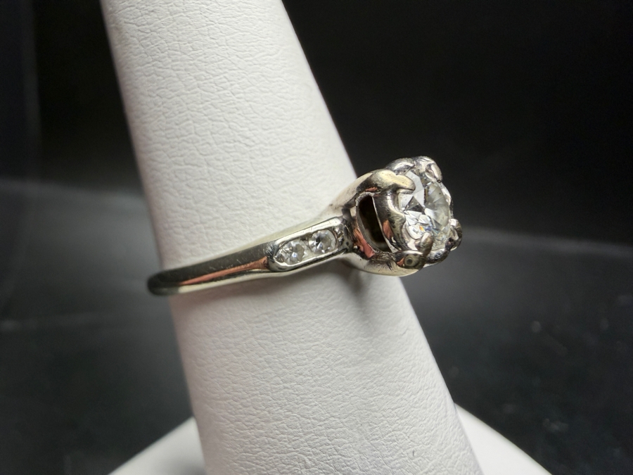 18k Gold Ring Set With 4.3mm Round Brilliant Cut Diamond Est. .40ct SI1-VS2 / F-G Color And (4) 1mm Single Cut Diamonds Est. .04cttw Size 5.5 2.3g Retails $2,400 [Photo 4]