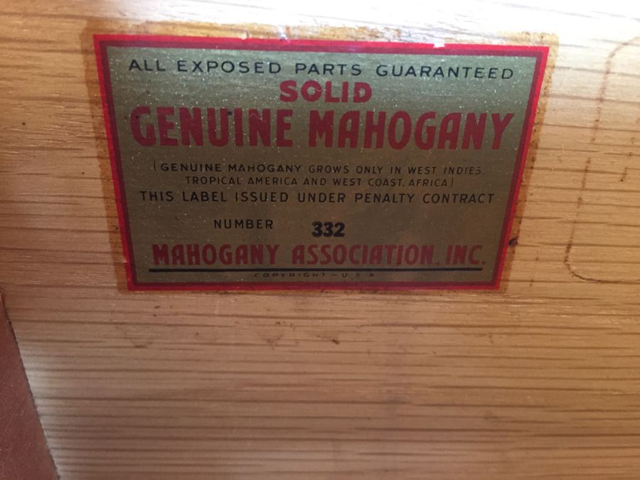 Pair of Vintage Mahogany Night Stands by Hungerford Memphis [Photo 7]