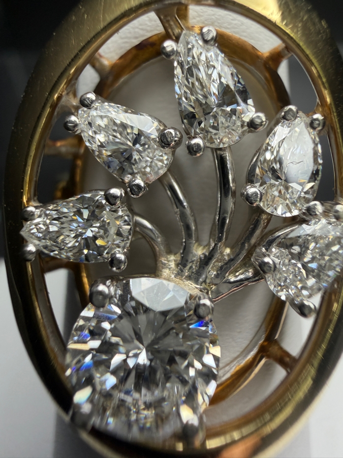 14k Gold Diamond Ring With (1) 6.5mm Round Brilliant Cut Diamond Est. 1ct F-G / SI1-VS2 Accented With (4) 5x3mm Pear Shape Diamonds F-G Est. .80cttw Size 6.5 8.1g Retails $12,100 [Photo 5]