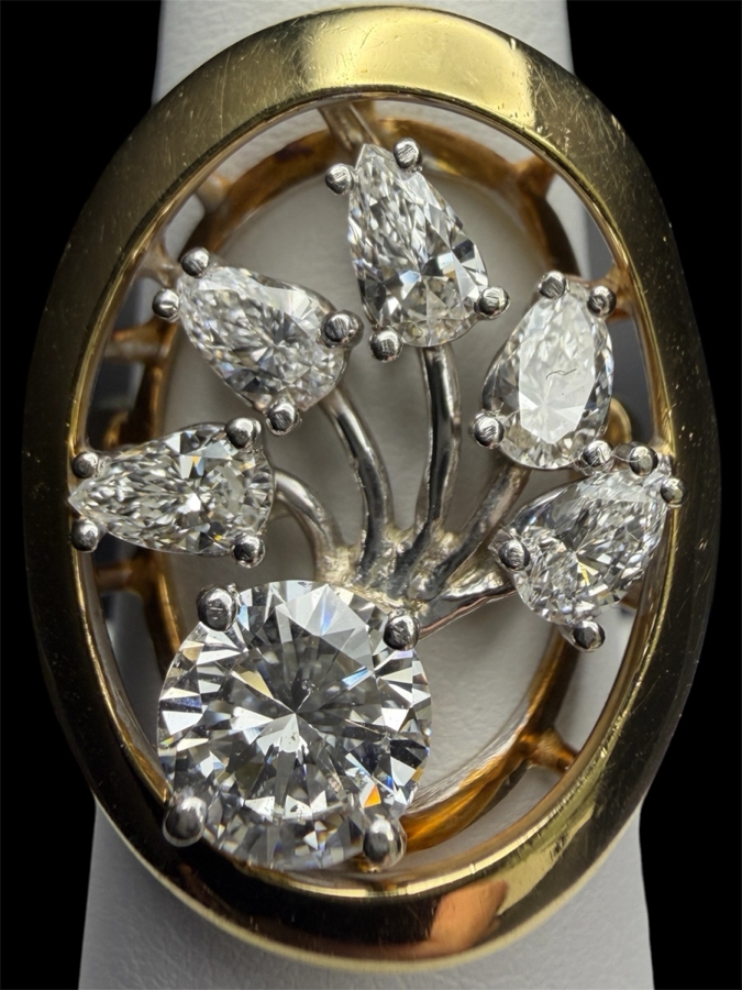 14k Gold Diamond Ring With (1) 6.5mm Round Brilliant Cut Diamond Est. 1ct F-G / SI1-VS2 Accented With (4) 5x3mm Pear Shape Diamonds F-G Est. .80cttw Size 6.5 8.1g Retails $12,100 [Photo 2]