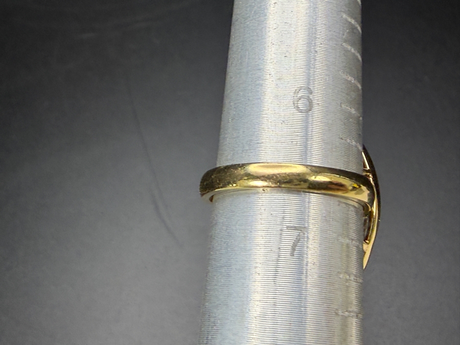 14k Gold Diamond Ring With (1) 6.5mm Round Brilliant Cut Diamond Est. 1ct F-G / SI1-VS2 Accented With (4) 5x3mm Pear Shape Diamonds F-G Est. .80cttw Size 6.5 8.1g Retails $12,100 [Photo 12]