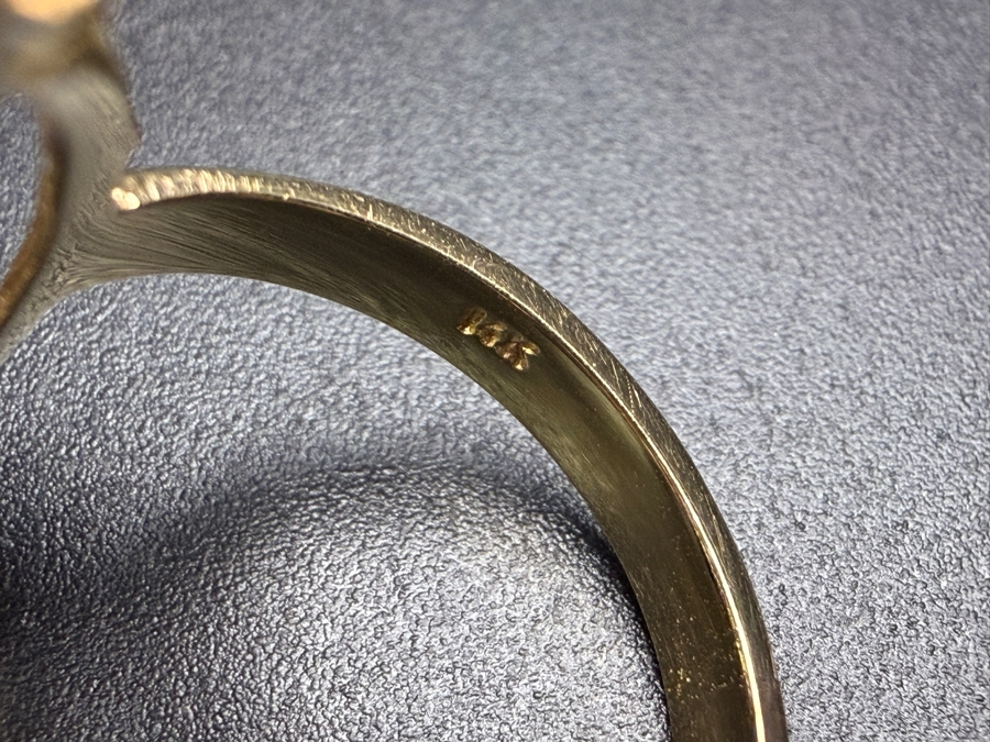 14k Gold Diamond Ring With (1) 6.5mm Round Brilliant Cut Diamond Est. 1ct F-G / SI1-VS2 Accented With (4) 5x3mm Pear Shape Diamonds F-G Est. .80cttw Size 6.5 8.1g Retails $12,100 [Photo 11]