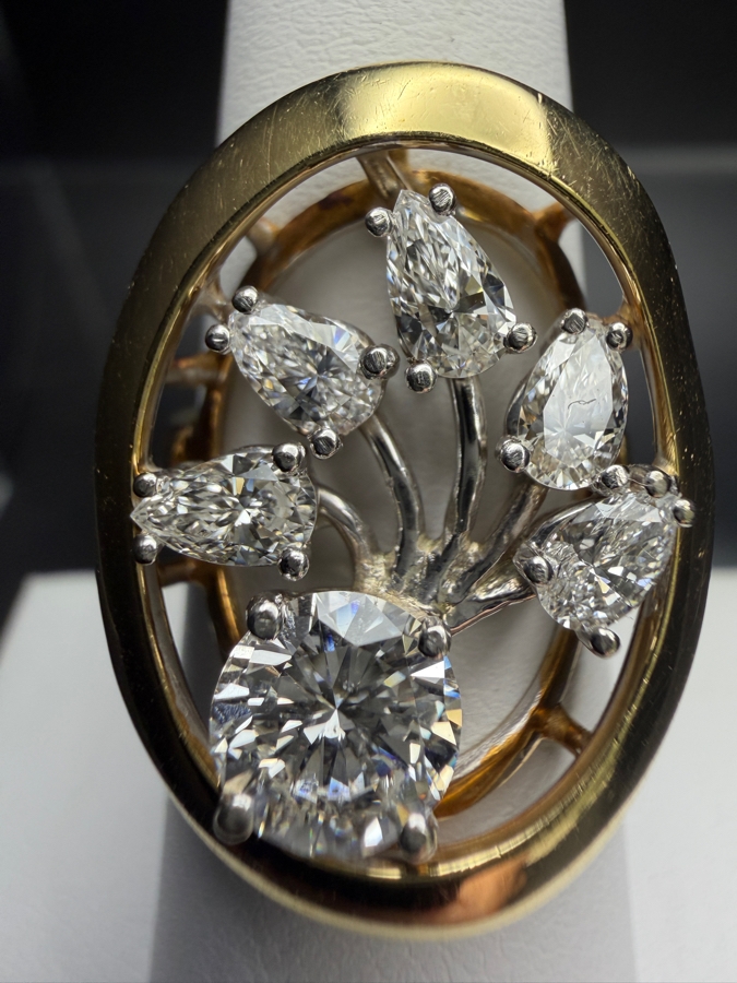 14k Gold Diamond Ring With (1) 6.5mm Round Brilliant Cut Diamond Est. 1ct F-G / SI1-VS2 Accented With (4) 5x3mm Pear Shape Diamonds F-G Est. .80cttw Size 6.5 8.1g Retails $12,100 [Photo 4]