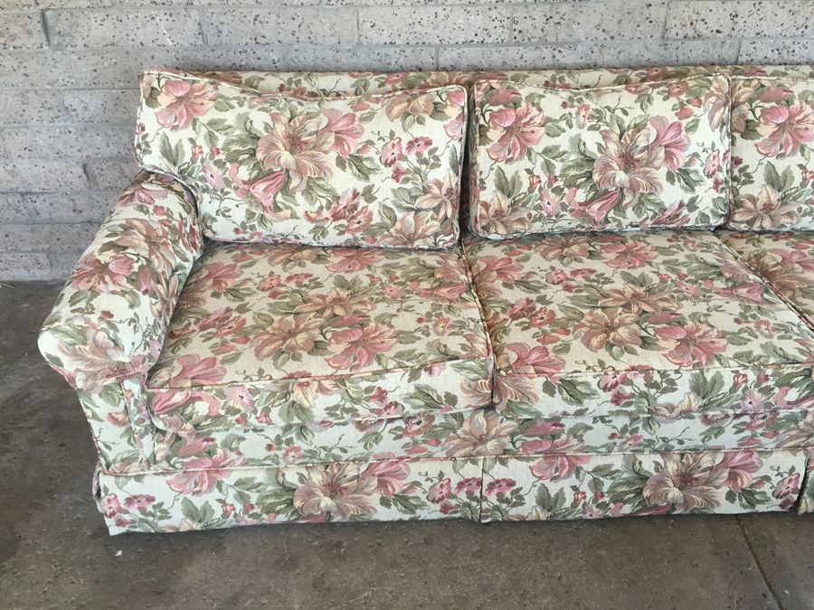 Shabby Chic Style Floral Pattern Sofa With Casters [Photo 4]