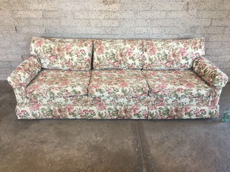 Shabby Chic Style Floral Pattern Sofa With Casters [Photo 2]