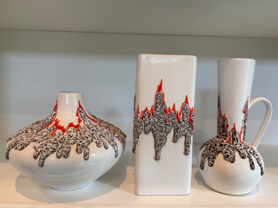 (3) Vintage Fohr Keramik West German Fat Lava Ceramic Vases In White With Textured Red And Grey Glaze [Photo 2]