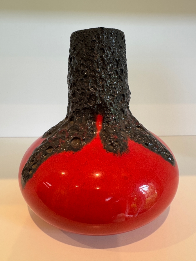 Vintage Roth Keramik Red And Black Fat Lava West German Art Pottery Vase 17'H


 [Photo 2]