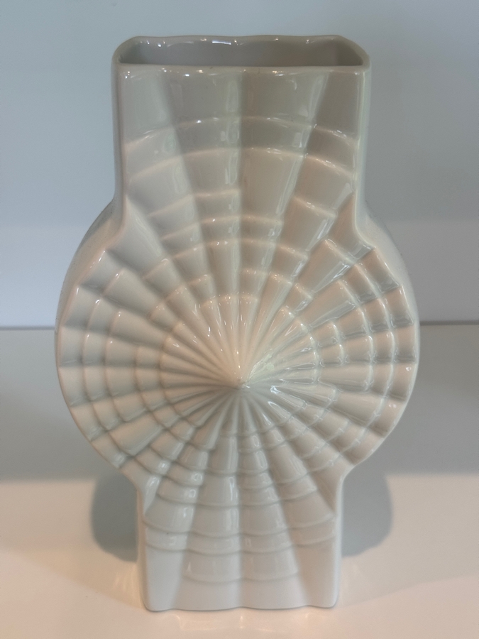 Vintage Winterling Mühlbach West Germany White Op-Art Spiderweb Porcelain Vase 8.5'H [Photo 3]
