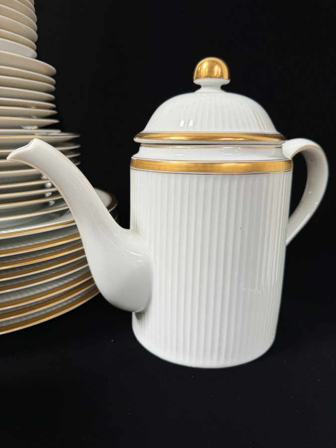 Fitz And Floyd 'Classique d'Or' China Service [Photo 5]