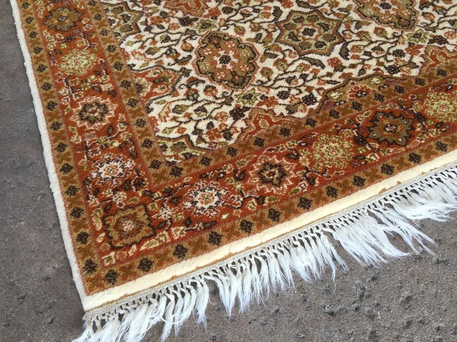 Hand Wooven Oriental Indian Wool Rug - 5' x 3' - Browns [Photo 4]