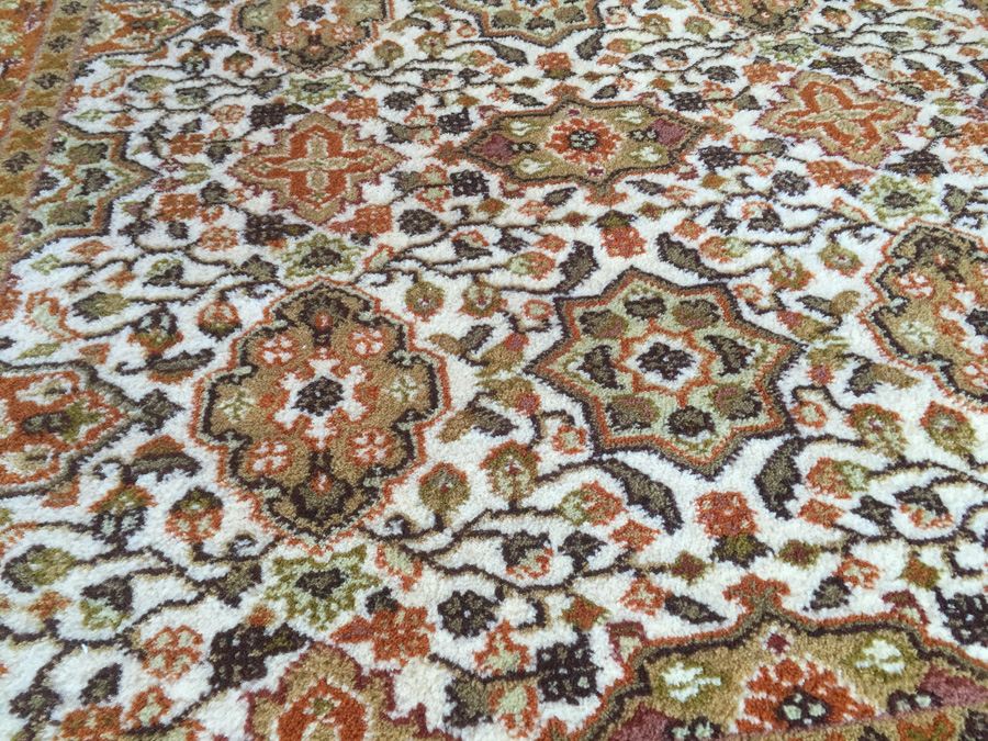 Hand Wooven Oriental Indian Wool Rug - 5' x 3' - Browns [Photo 5]