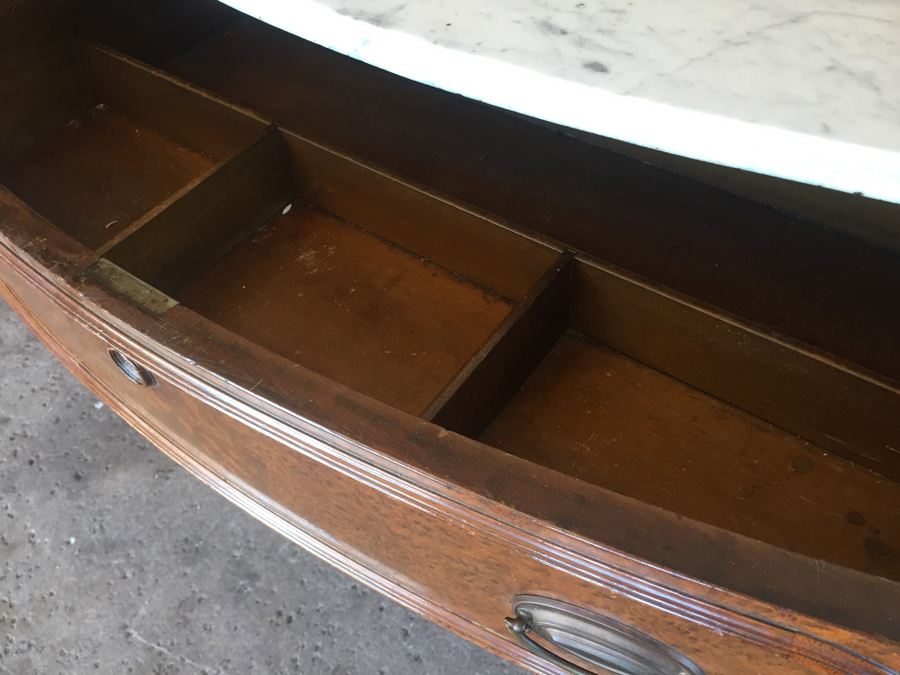 Vintage 3-Drawer Dresser With Marble Top [Photo 7]