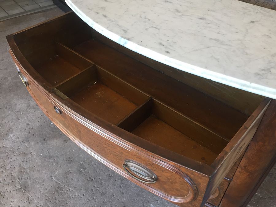 Vintage 3-Drawer Dresser With Marble Top [Photo 8]