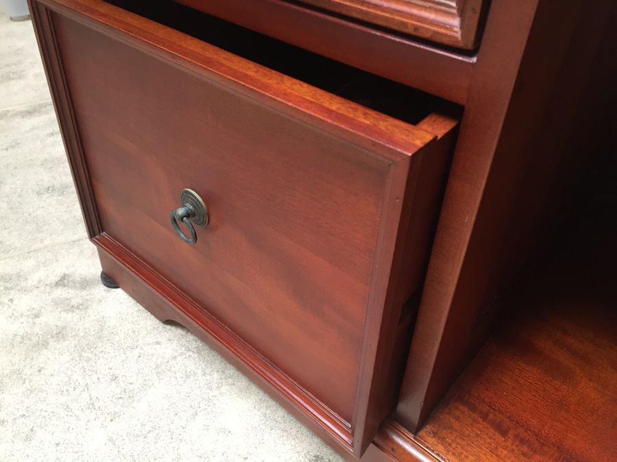 Contemporary Wooden Storage Cabinet [Photo 4]