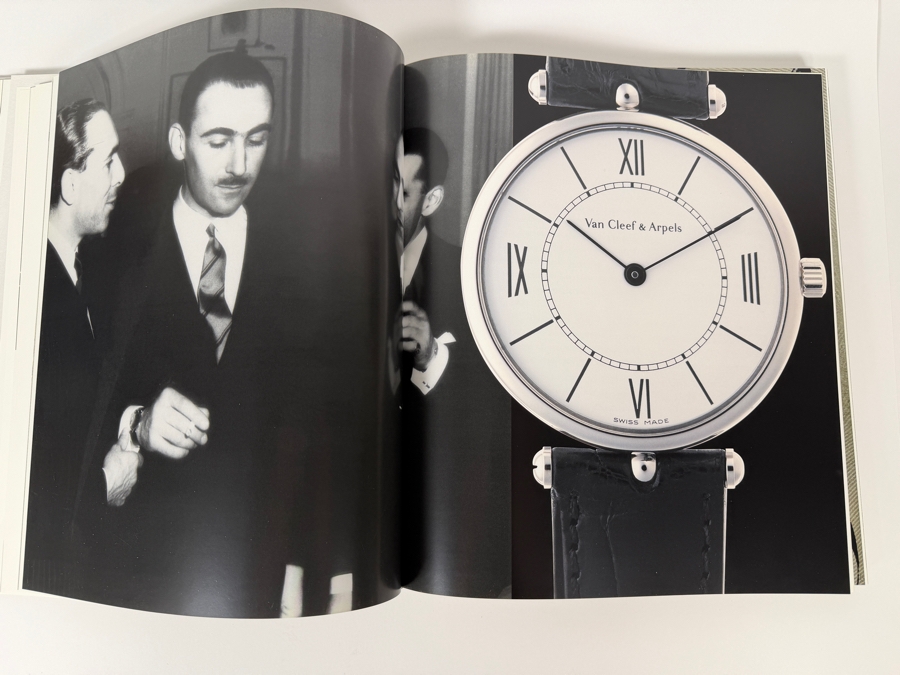 Exclusive 2009 Van Cleef & Arpels: The Poetry Of Time Hardcover Book Editions Cercle D'Art Printed In Italy [Photo 8]