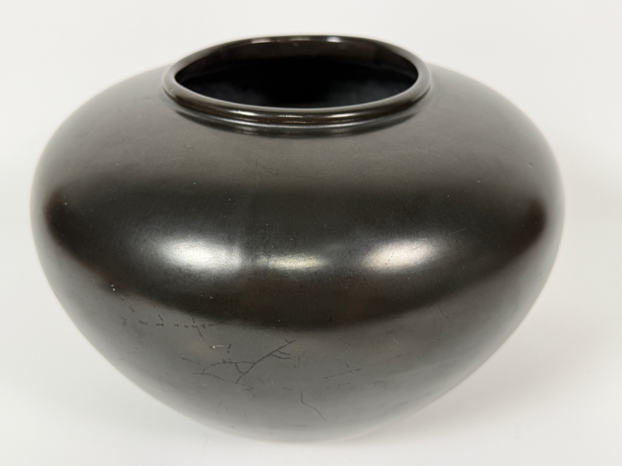 Just Added - Antique Bauer Pottery Black Indian Bowl No. 146 Featuring A Hand-Polished Matte Black Finish And Rounded Ovoid Form, Designed By Tracy Irwin, Produced In Los Angeles Circa Mid-20th Century 10'W X 7.5'H [Photo 3]