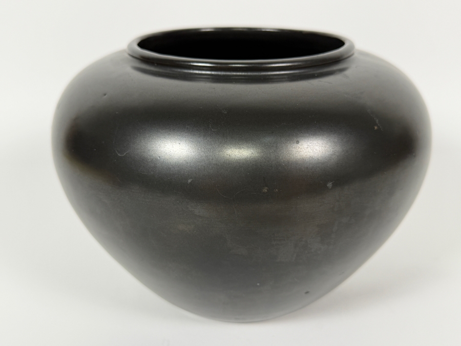Just Added - Antique Bauer Pottery Blackware Jar Base Featuring An Authentic Impressed 'BAUER' Maker's Mark Produced In Los Angeles 7.5'W X 5.75'H [Photo 2]