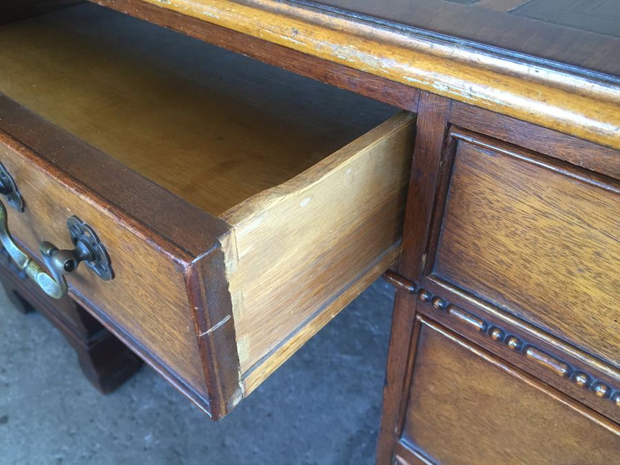 Vintage Leather Top Desk [Photo 8]