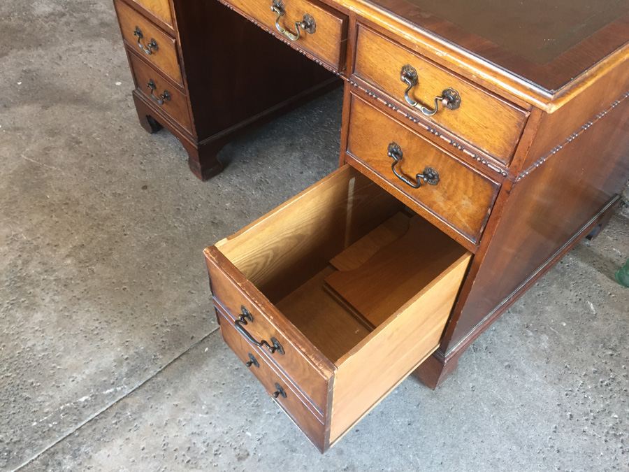 Vintage Leather Top Desk [Photo 9]