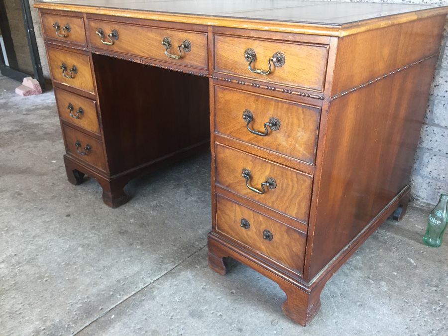 Vintage Leather Top Desk [Photo 3]