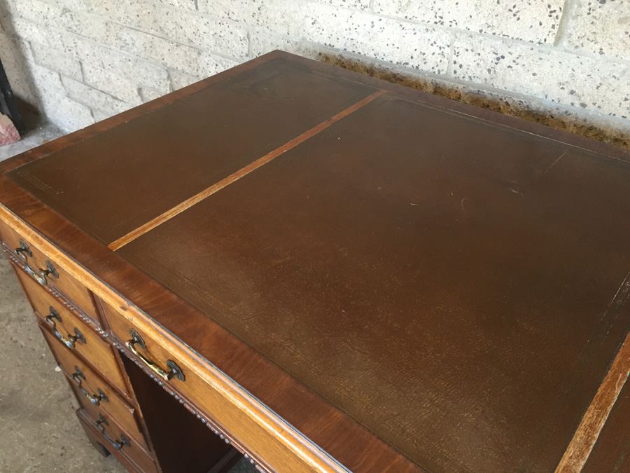 Vintage Leather Top Desk [Photo 7]