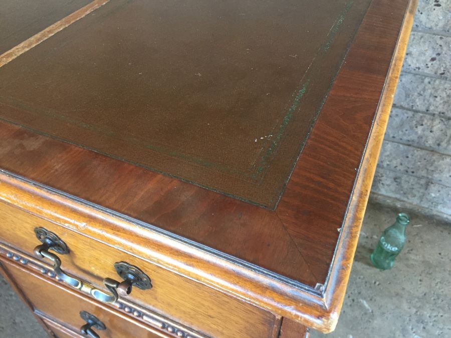 Vintage Leather Top Desk [Photo 6]