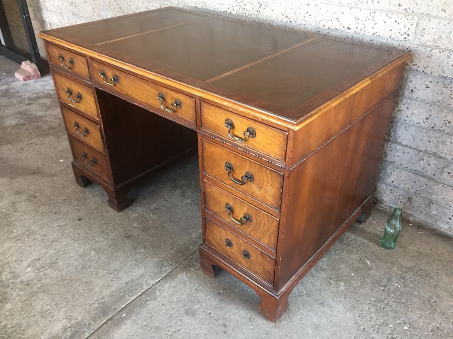 Vintage Leather Top Desk [Photo 2]
