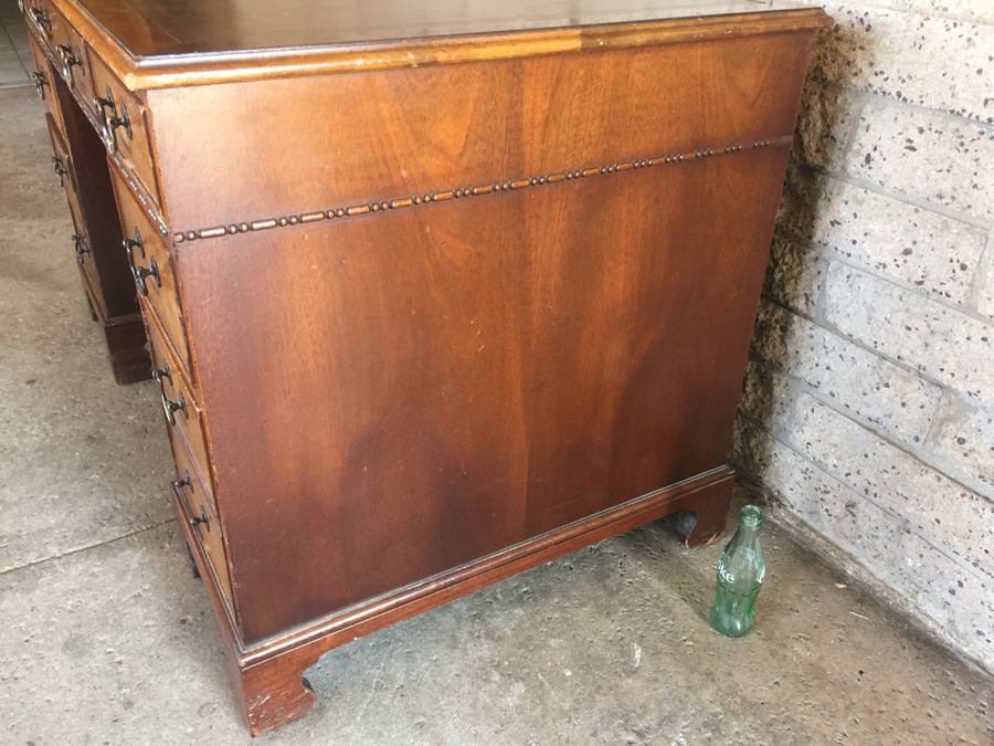Vintage Leather Top Desk [Photo 4]