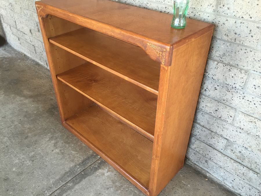 Small Wooden Bookshelf [Photo 4]