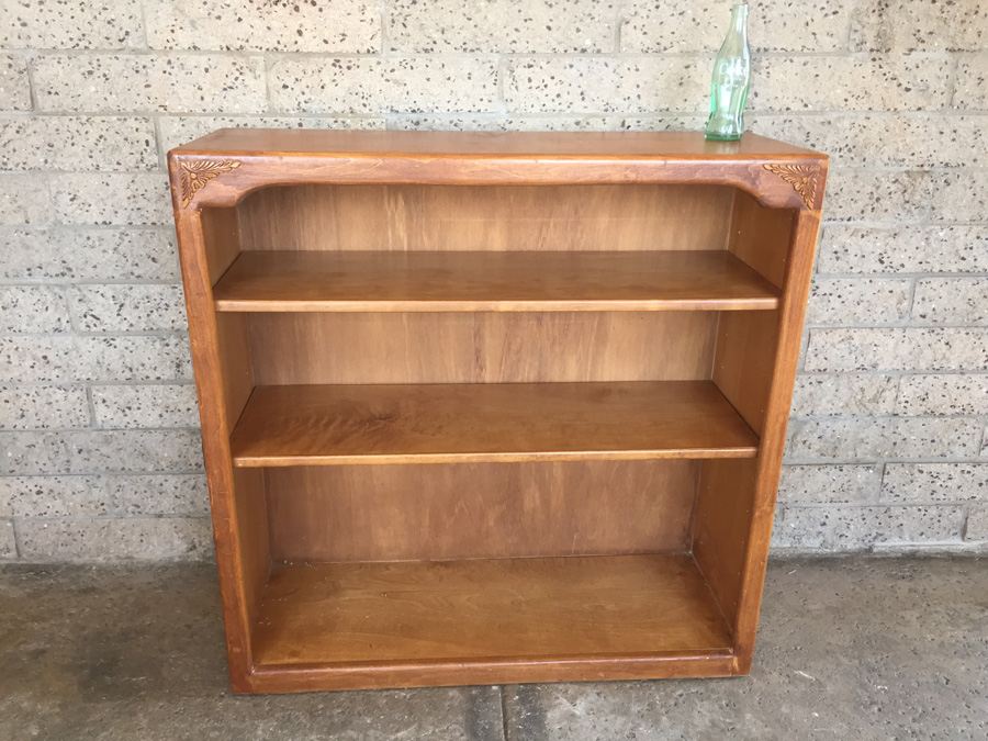 Small Wooden Bookshelf [Photo 1]