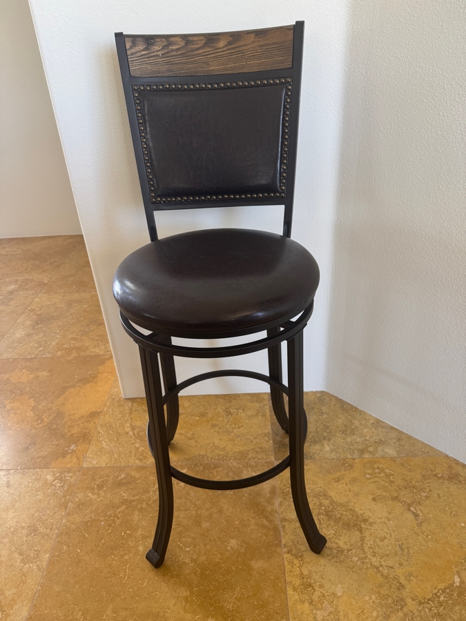 Set Of (4) Metal Swivel Bar Stools With Wood Top Rail And Faux Leather Seats 29' Seat Height [Photo 4]