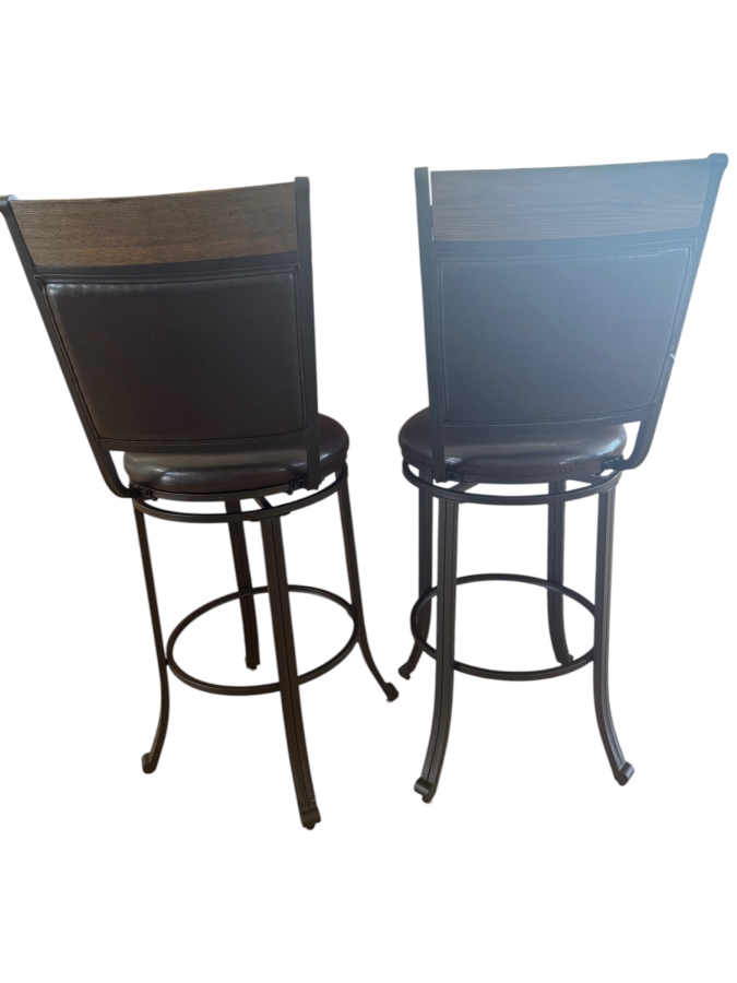 Set Of (2) Metal Swivel Bar Stools With Wood Top Rail And Faux Leather Seats 29' Seat Height [Photo 3]