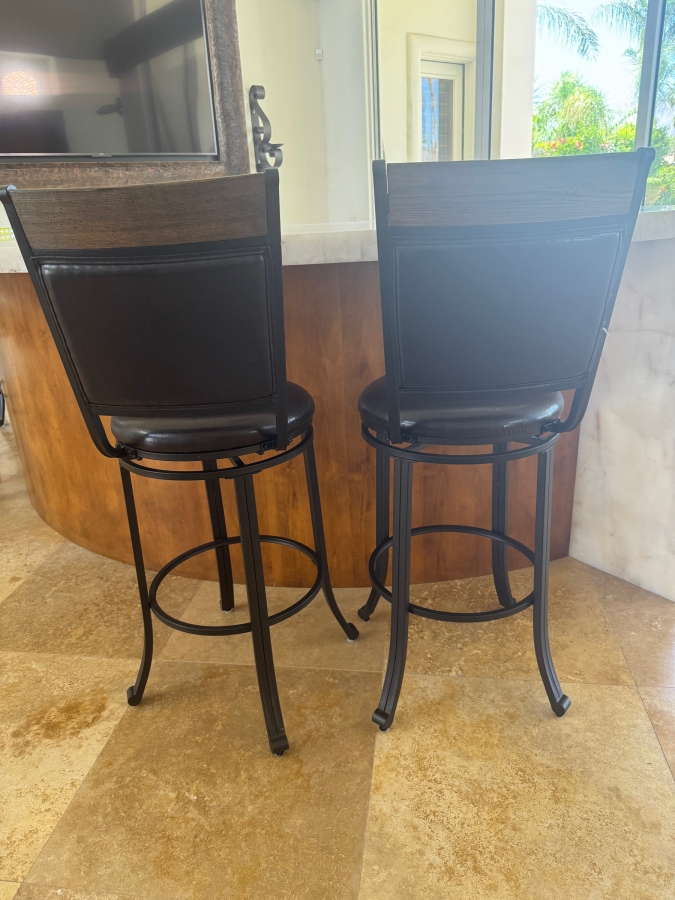 Set Of (2) Metal Swivel Bar Stools With Wood Top Rail And Faux Leather Seats 29' Seat Height [Photo 2]