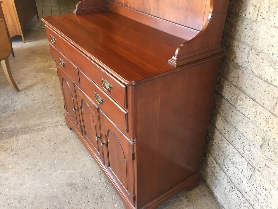 Vintage Pennsylvania House Sideboard / Buffet With Hutch [Photo 18]