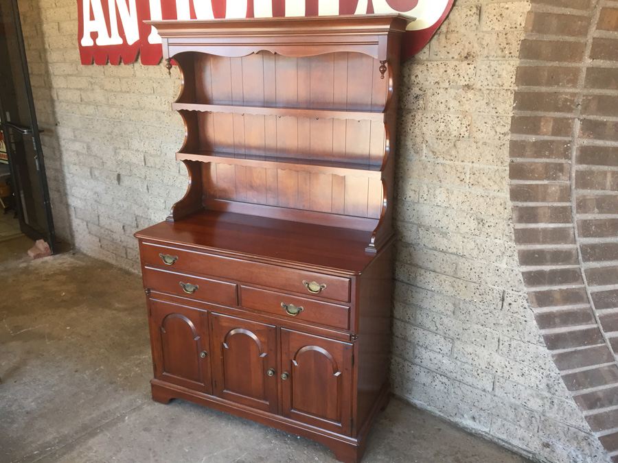 Vintage Pennsylvania House Sideboard / Buffet With Hutch [Photo 1]