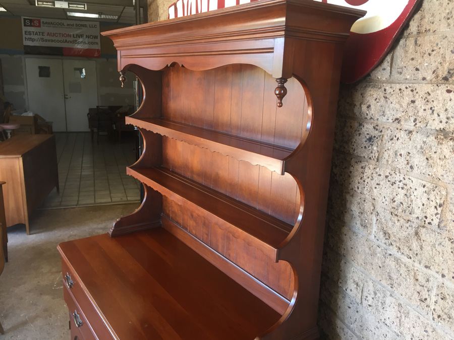 Vintage Pennsylvania House Sideboard / Buffet With Hutch [Photo 16]